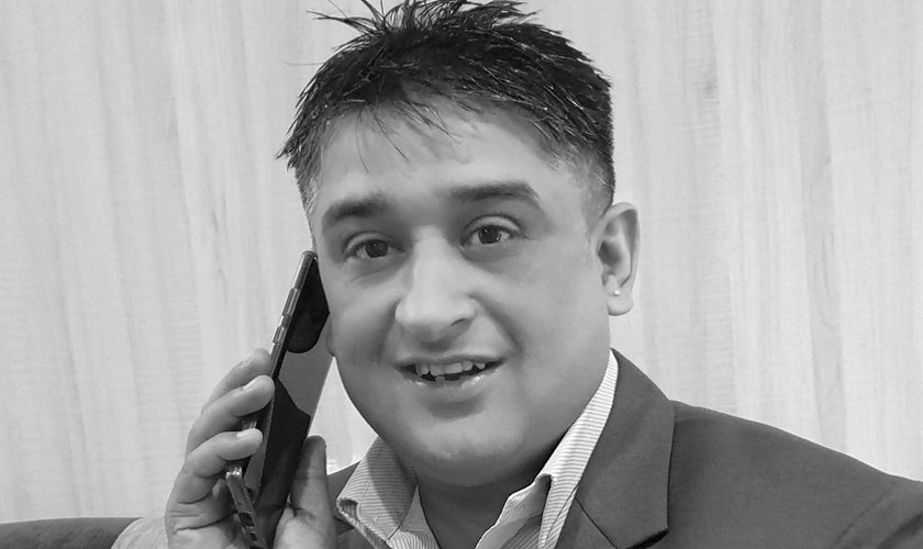 पत्रकार दीपेन्द्र खनियाँ घरमा झुन्डिएको अवस्थामा मृत फेला