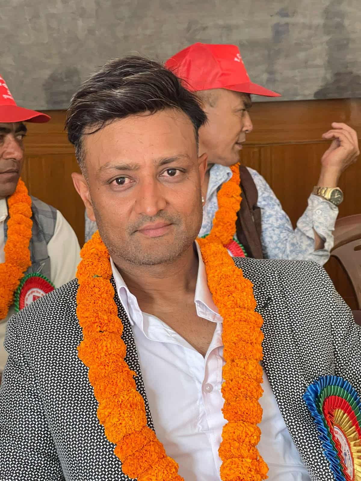 नुवाकोटका दिनेश बोगटीले गरे  क्षेत्र नं २ मा उम्मेदवारी दाबी