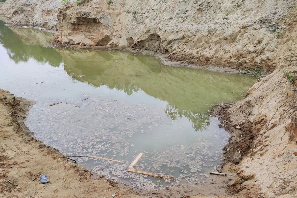 सिरहामा  खाल्डोमा डुबेर एकै परिवारका तीन बालबालिकाको मृत्यु