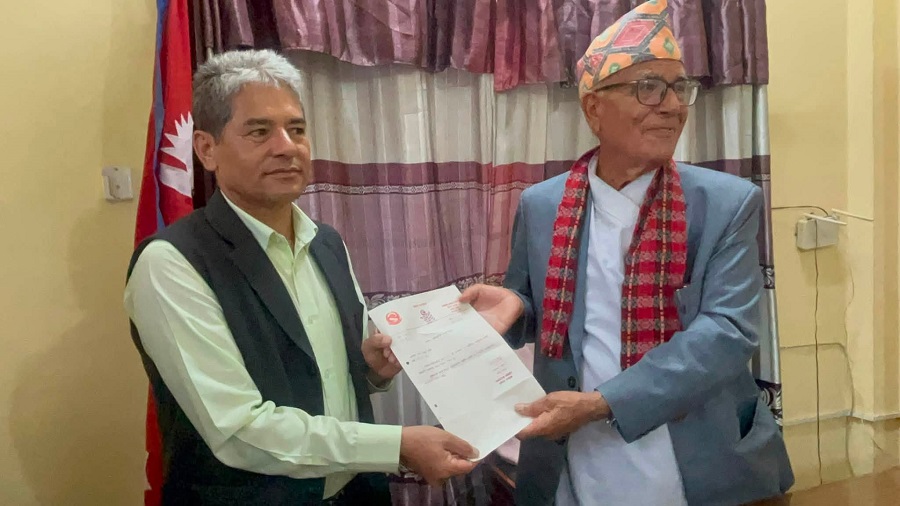 मंगलबहादुर शाहीले मुख्यमन्त्रीको शपथ लिने