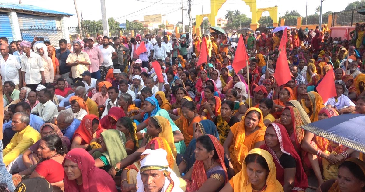 गृहमन्त्री भेट्ने आशामा निजगढमै रोकिए मिटरब्याज पीडित