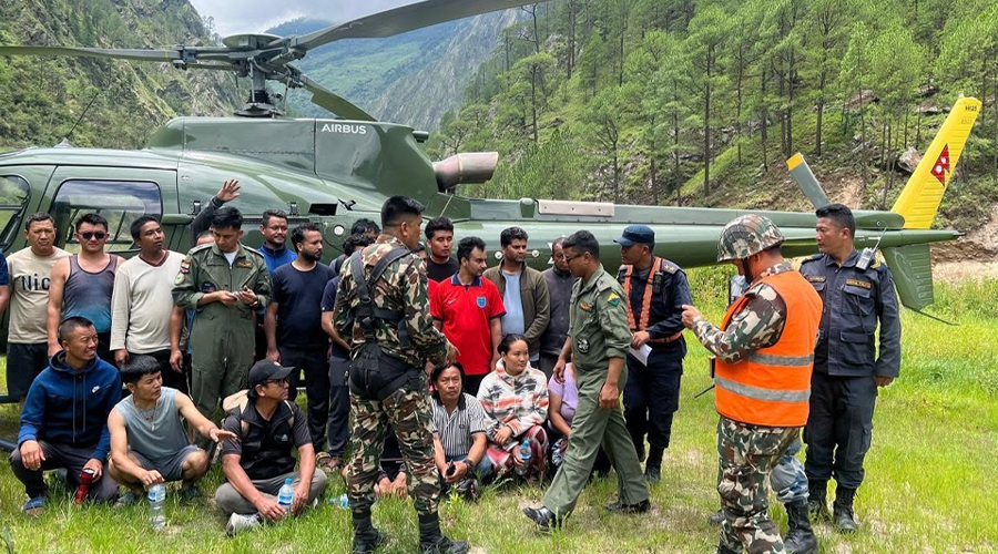 सेनाद्वारा आज मात्रै ६०२ जनाको हवाई उद्धार, त्रिशूलीमा ३३८ को उपचार