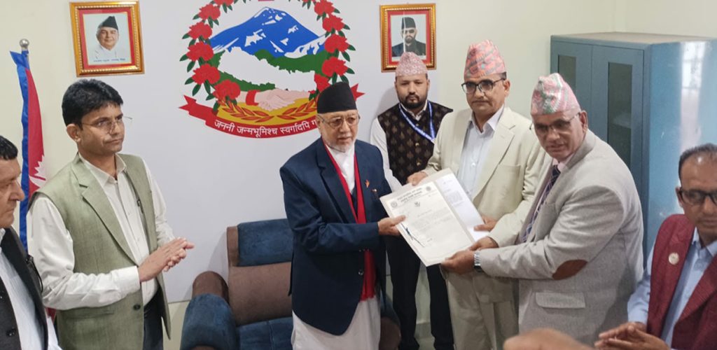 खगराज भट्टले मुख्यमन्त्रीमा दाबी पेस गरे