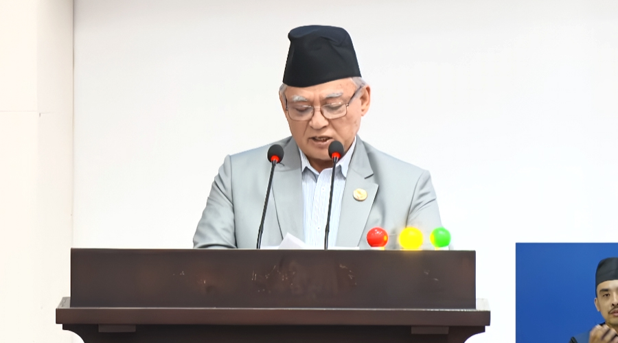 १८२ तले काँचको घरमा बसेर ढुंगा नहान : रामबहादुर थापा