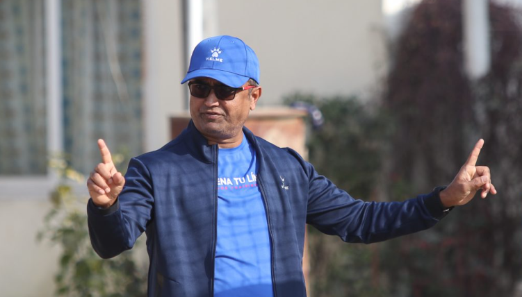 क्यानडाको मुख्य प्रशिक्षकबाट हटे मोन्टी देशाई