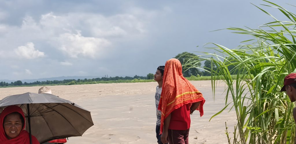 सुस्तामा बाँध भत्किँदा २० बिघाको बाली क्षति, थारू टोल जोखिममा