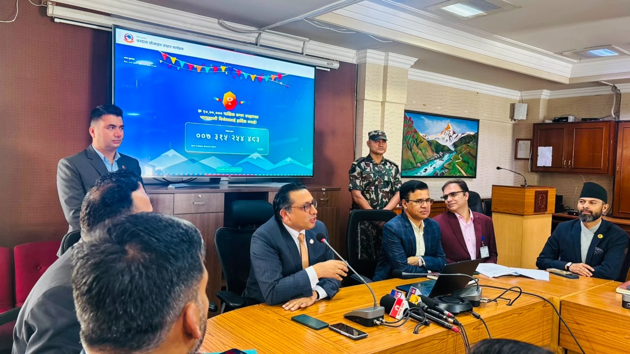 २५० रुपैयाँको सामान किन्दा कञ्चनपुरका उपभोक्तालाई १० लाखको बम्पर उपहार