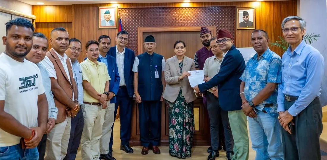 बाढी प्रभावितलाई ३ करोड रुपैयाँ भन्दा बढीको औषधी सहयोग