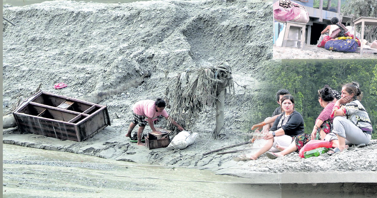 बाढीले घर बगायो, राहतको पर्खाइमा धादिङका पीडित