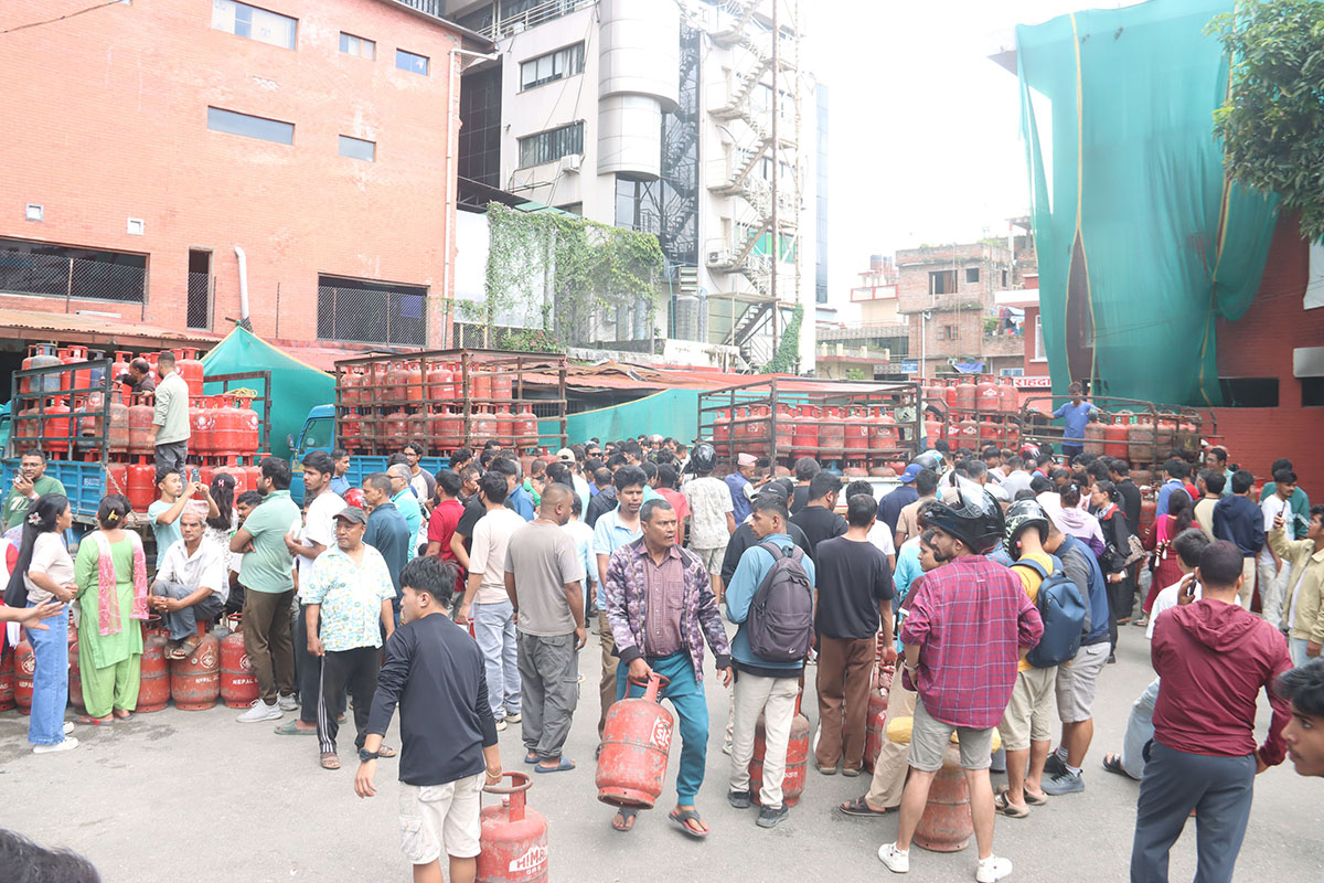 ग्यास प्रत्यक्ष बिक्री रोक्न विक्रेता महासंघको माग