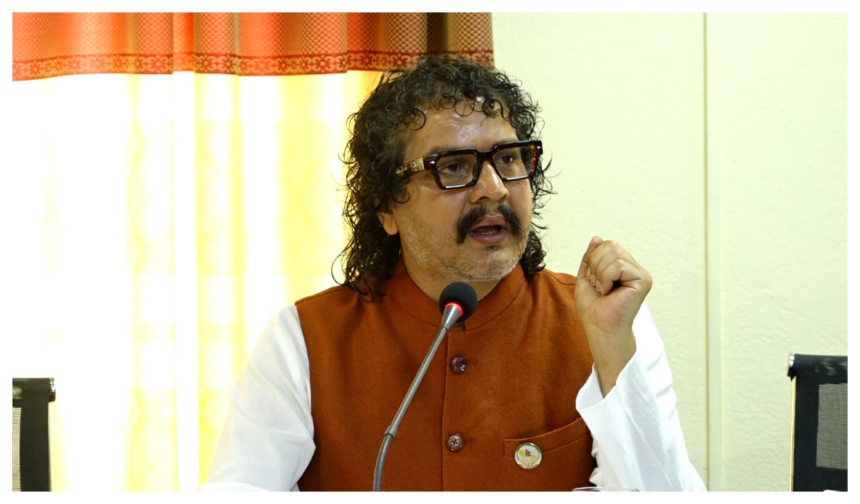 चितवनका विकास आयोजनाको स्थलगत अनुगमनमा सांसद हरि ढकाल