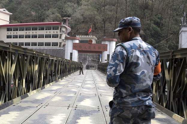 तातोपानी भन्सारमा सुख्खा पहिरो