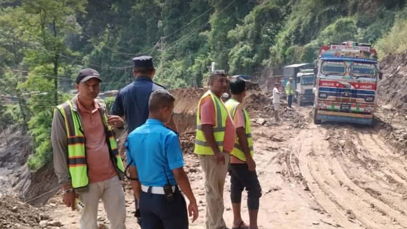 परेवाभीर खुले पनि कृष्णभीर र तुइन खोलाले बढायो राजमार्गको चुनौती