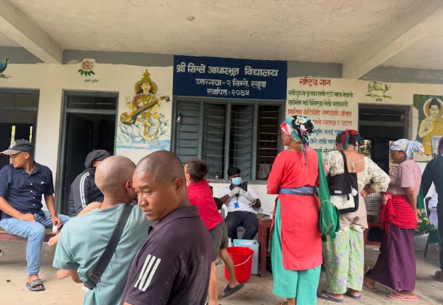 बाढीपछि रसुवामा होल्डिङ सेन्टरमा ८५८ जना, २२० बालबालिका