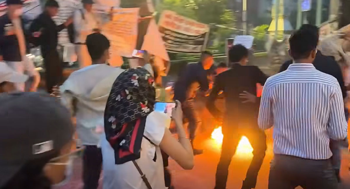 माइतीघरमा एक महिलाद्वारा आत्मदाह प्रयास