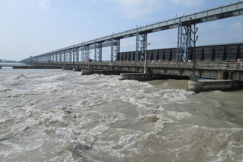 महाकालीमा पानीको बहाव बढ्योः बनवासा पुलमा आवागमन प्रभावित