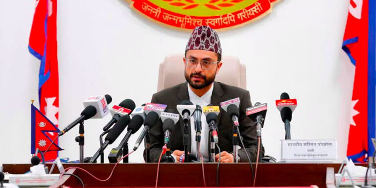विद्यार्थीका सुझावका आधारमा पाठ्यक्रम परिमार्जन गर्छौँ : शिक्षामन्त्री पोखरेल