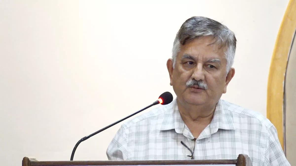 दलभित्रको लोकतन्त्र र नेतृत्व परिवर्तनको विषय संविधानमै व्यवस्था हुनुपर्छ : सुरेन्द्र पाण्डे